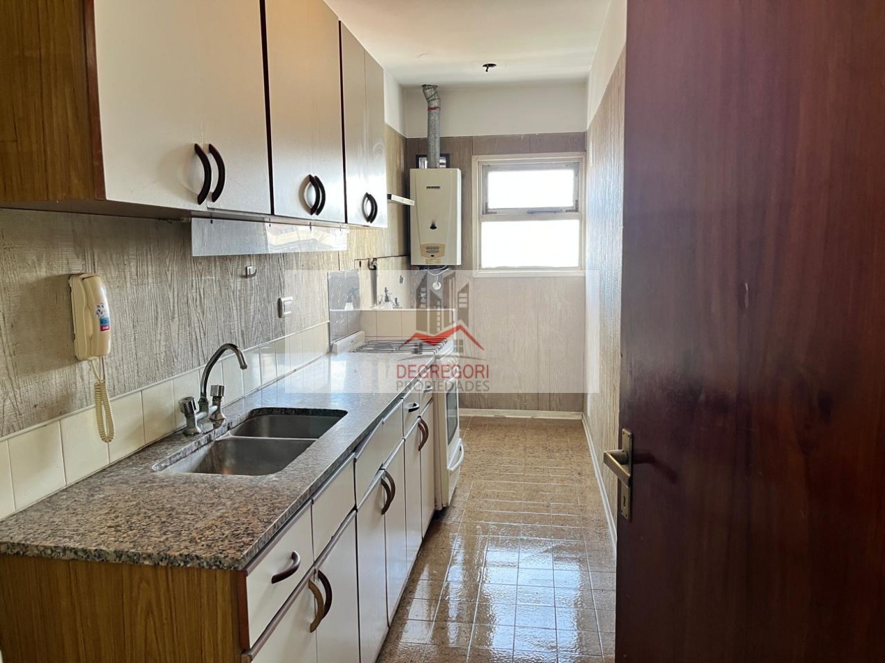 DEPARTAMENTO 2 AMBIENTES A LA VENTA CENTRO