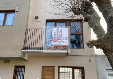 VENTA DEPARTAMENTO 2 AMB. A LA CALLE CON BALCON